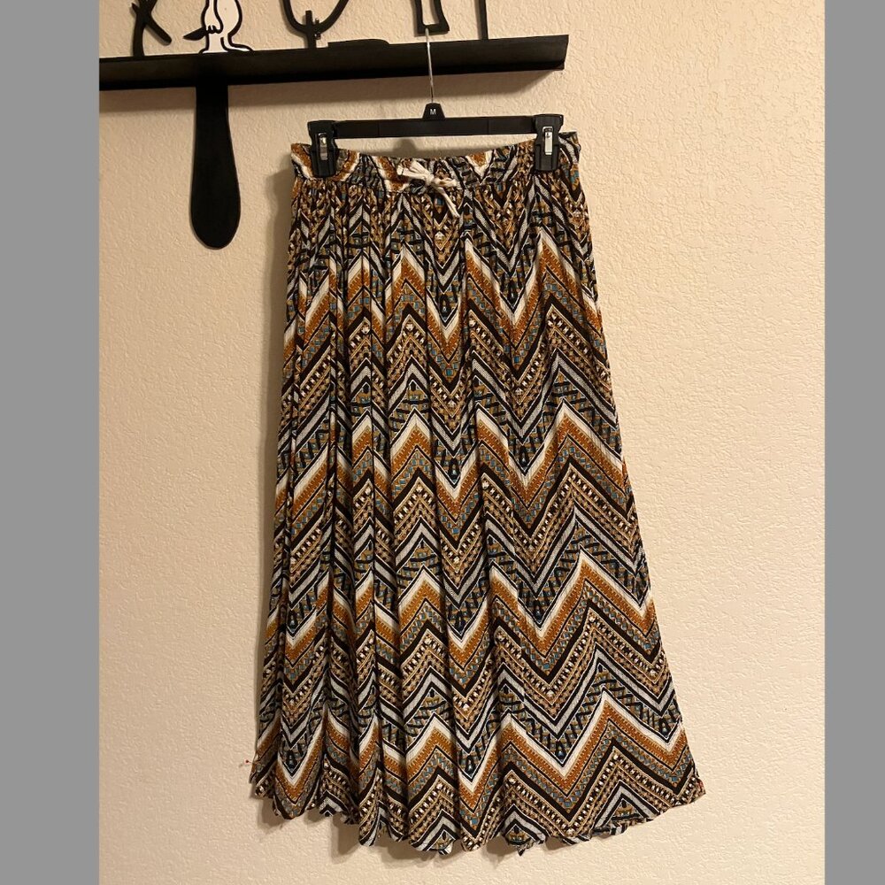 SURRALE Brown Chevron Print Pleated Waist MaxiSkirt - M